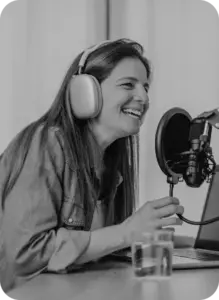 locutora de podcast